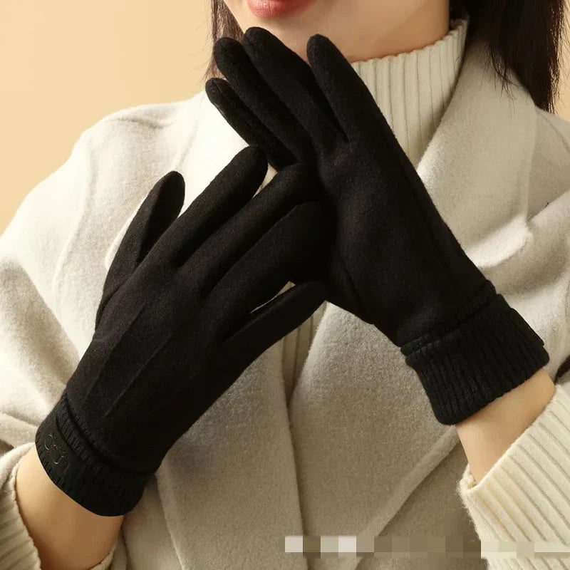 Plush-Lined Cashmere Blend Gloves with Touchscreen Fingertips
